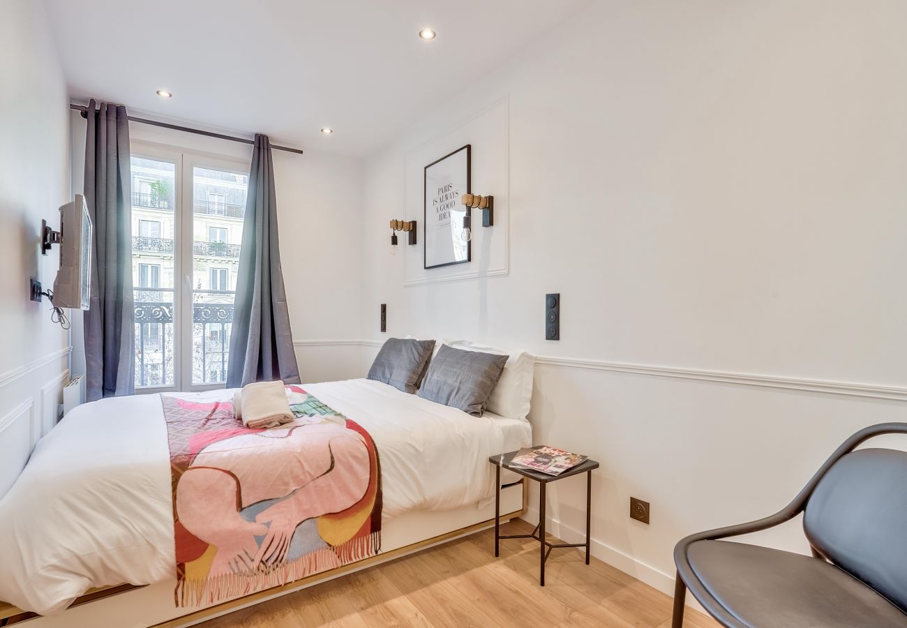 Apartamento em Paris - 102 A- 21 Montmartre 4F