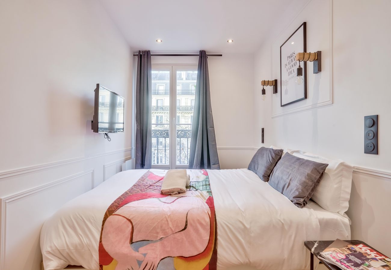 Apartamento em Paris - 102 A- 21 Montmartre 4F