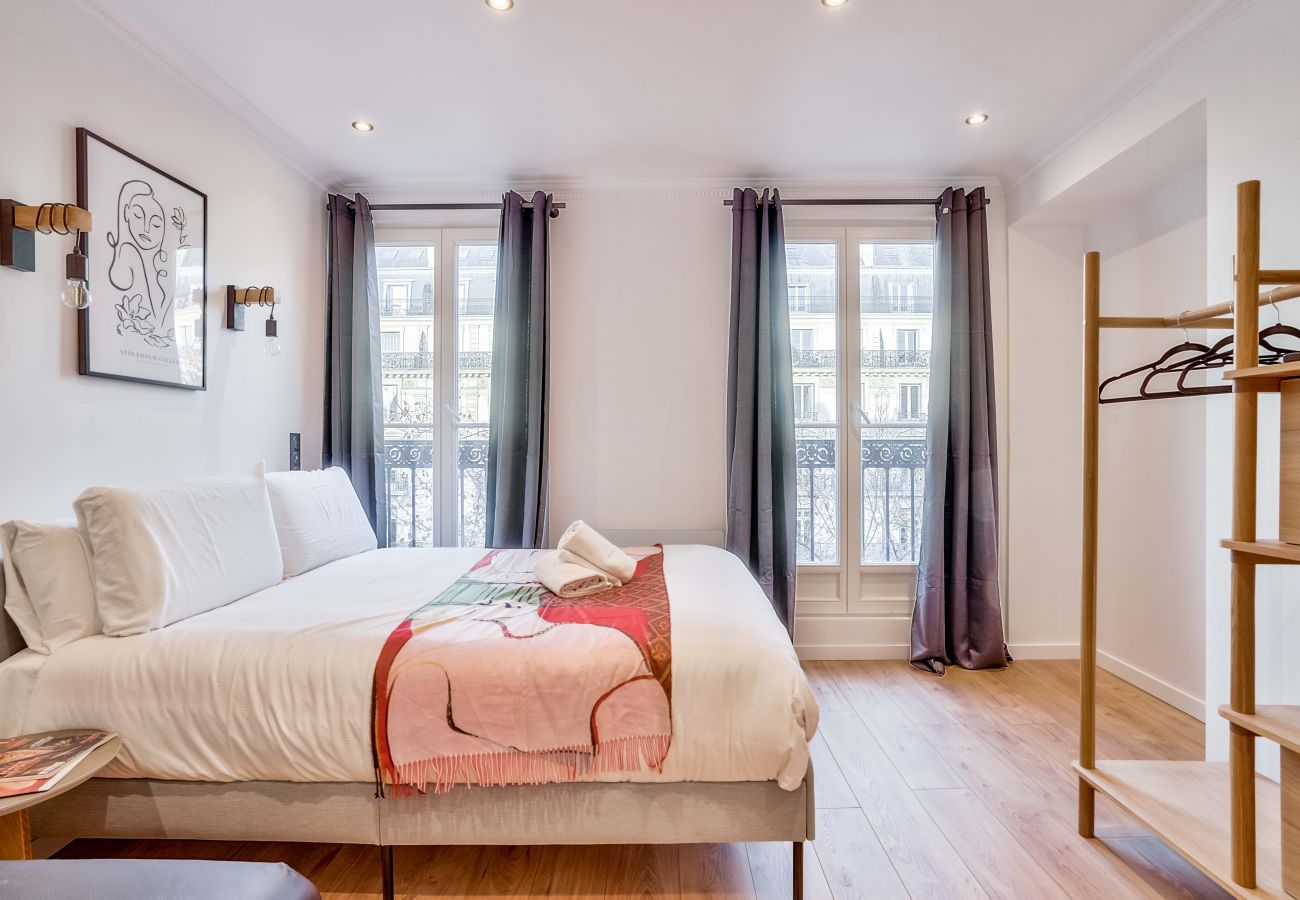 Apartamento em Paris - 102 A- 21 Montmartre 4F