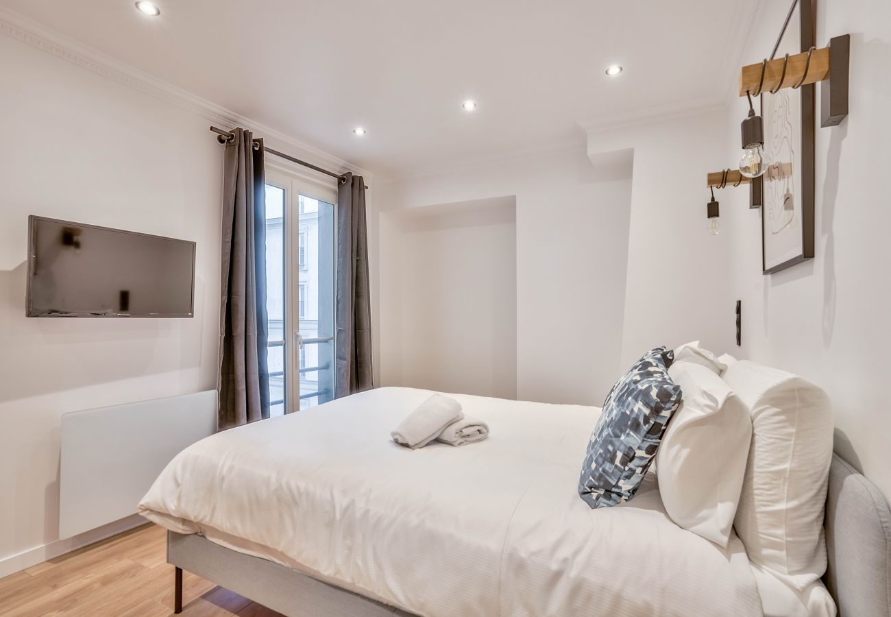Apartamento em Paris - 102 A- 21 Montmartre 4F