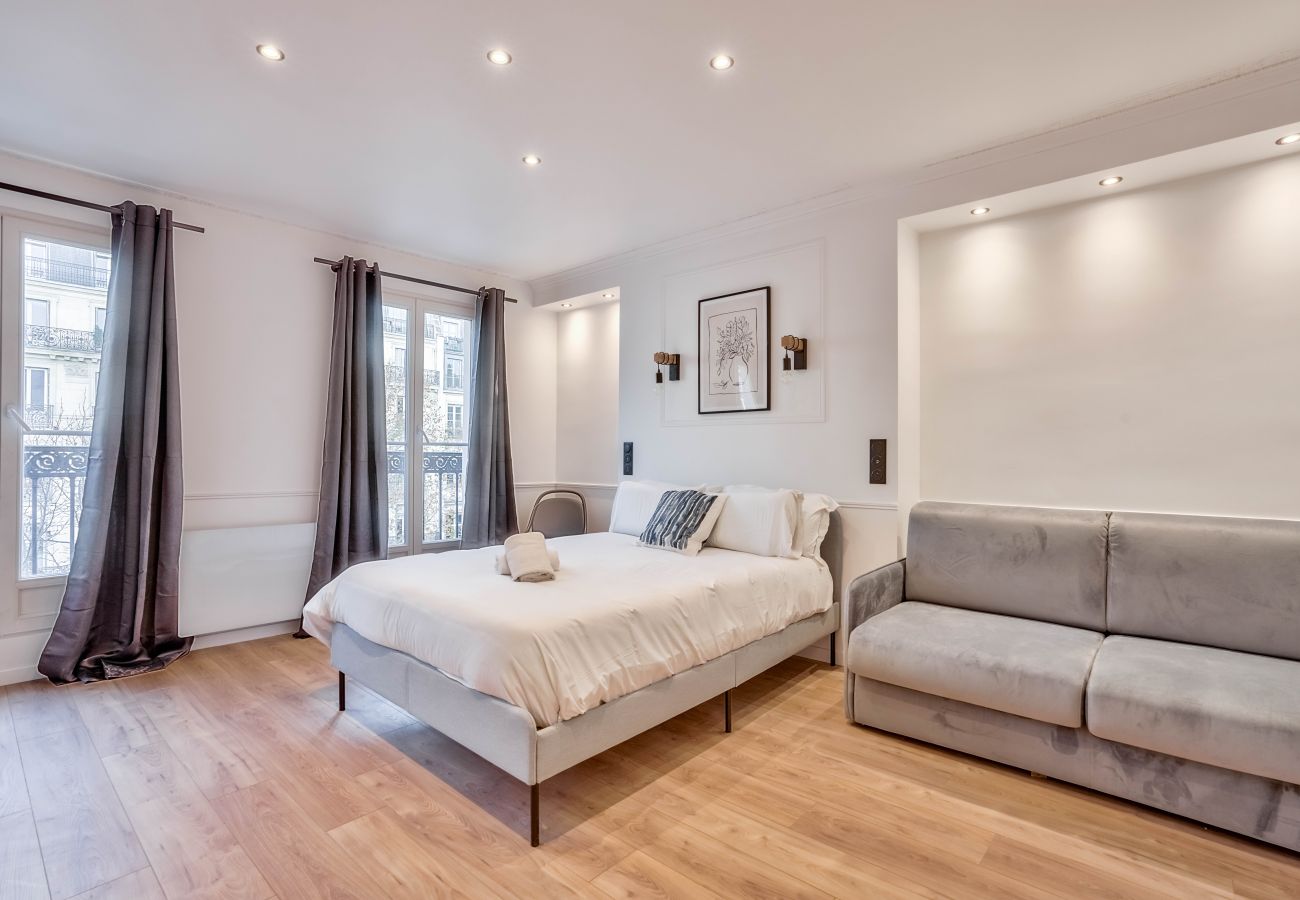 Apartamento em Paris - 102 A- 21 Montmartre 4F