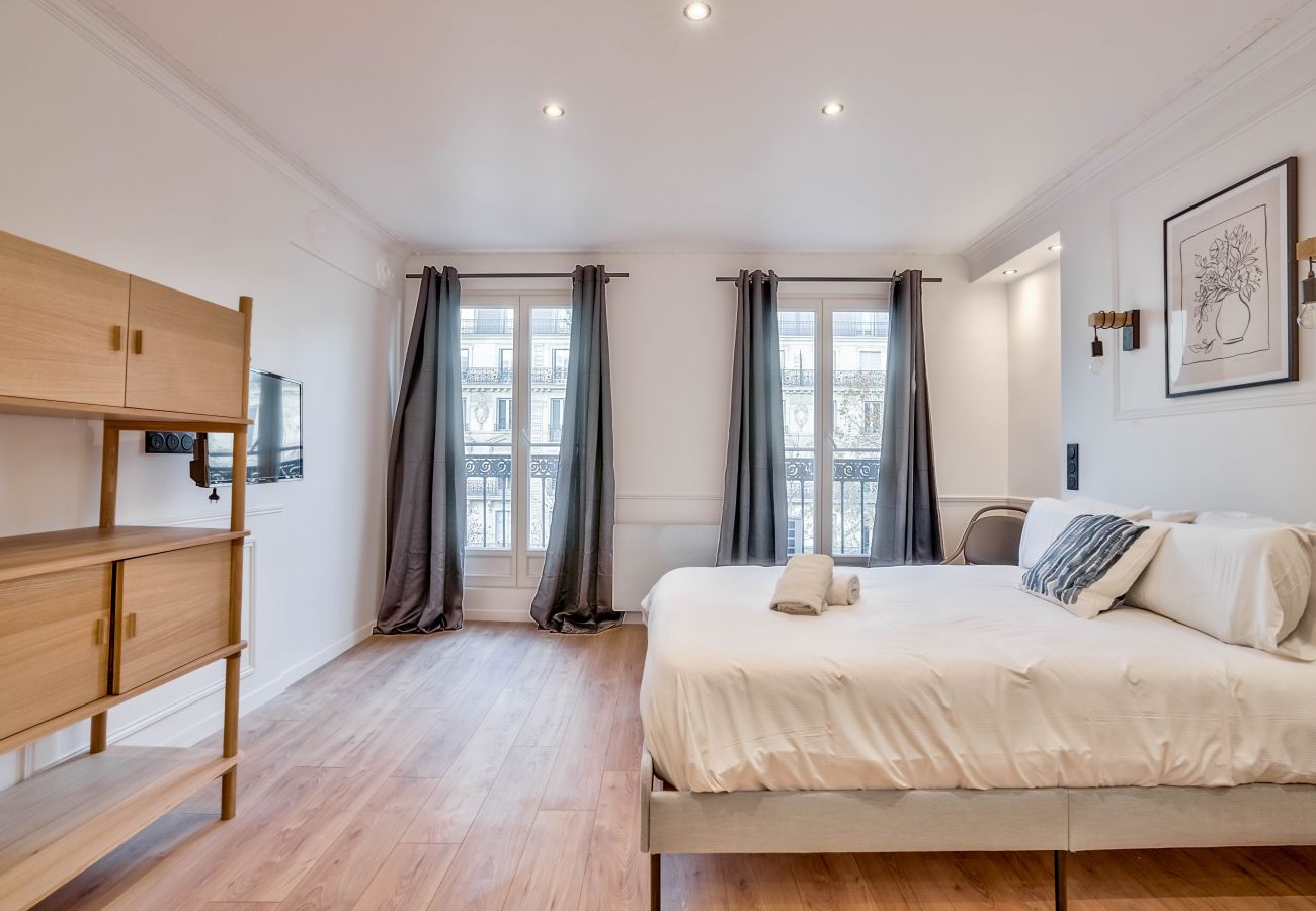 Apartamento em Paris - 102 A- 21 Montmartre 4F