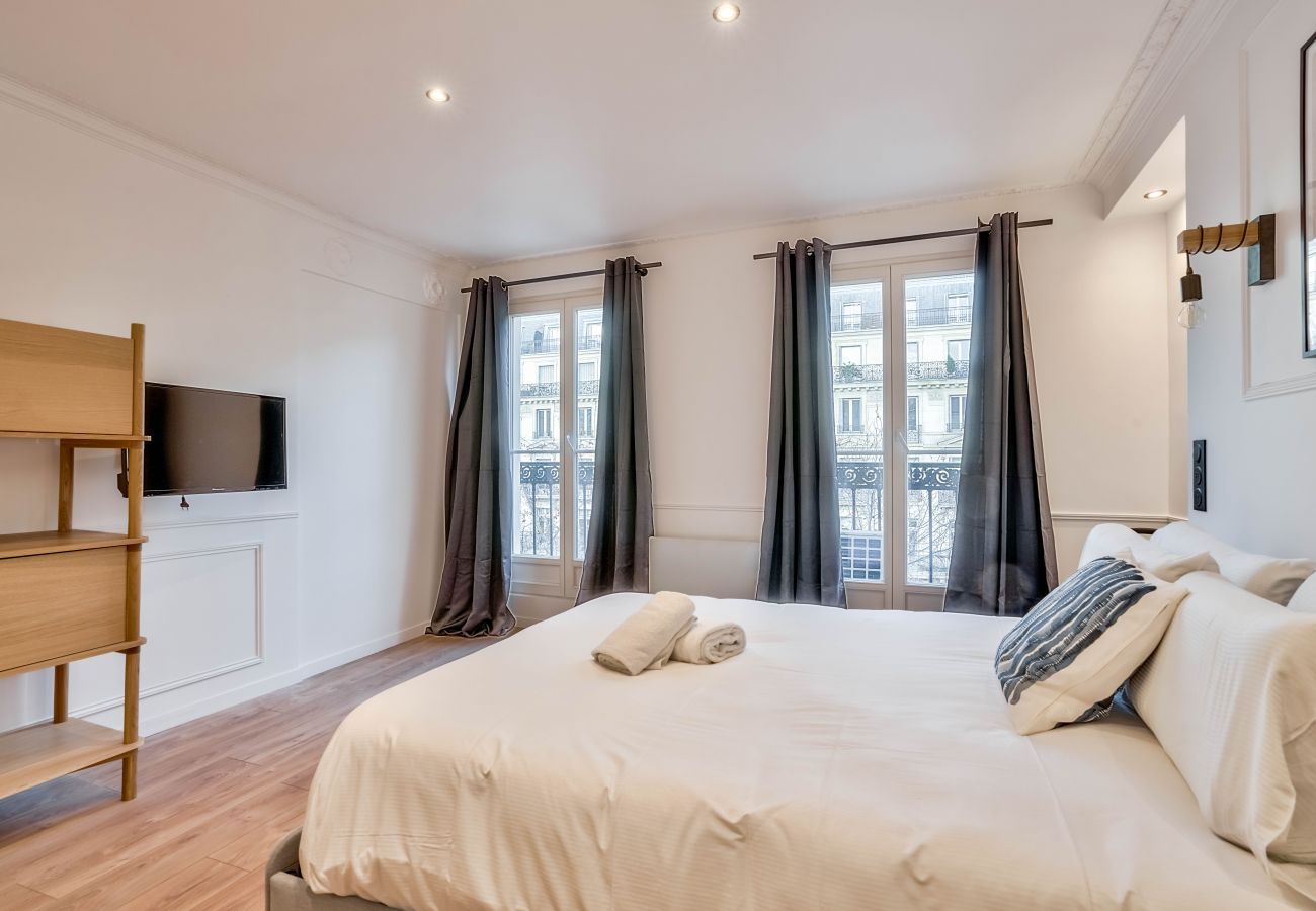 Apartamento em Paris - 102 A- 21 Montmartre 4F