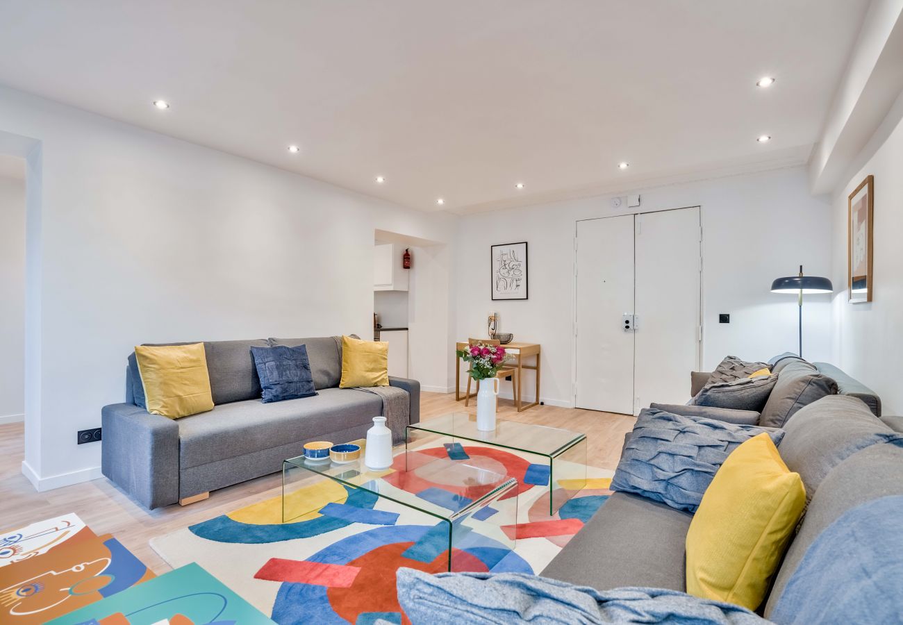 Apartamento em Paris - 102 A- 21 Montmartre 4F