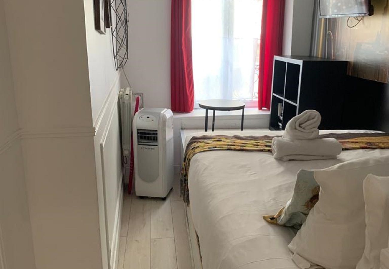 Apartamento em Paris - 41 A - Star Wars