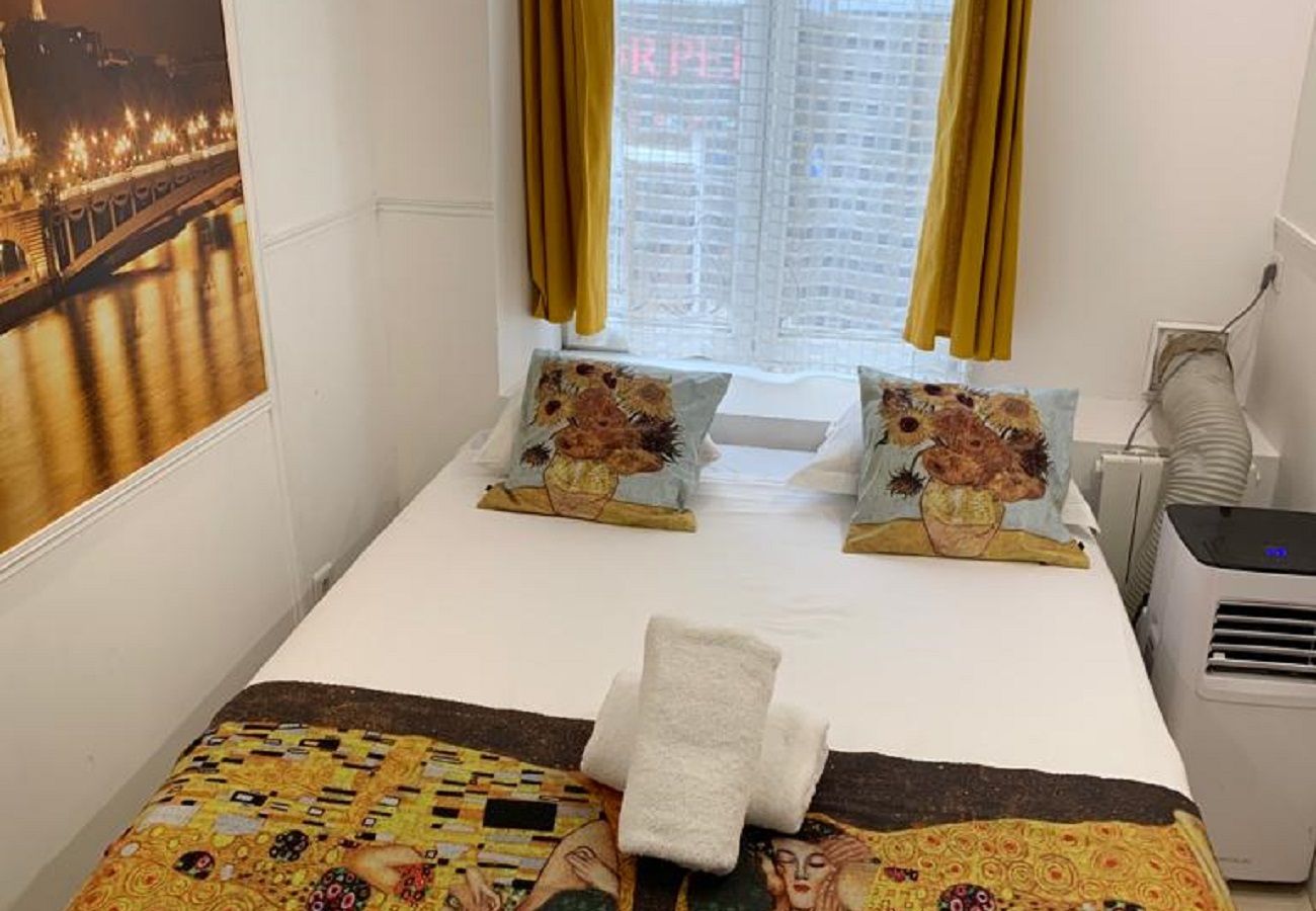 Apartamento em Paris - 41 A - Star Wars