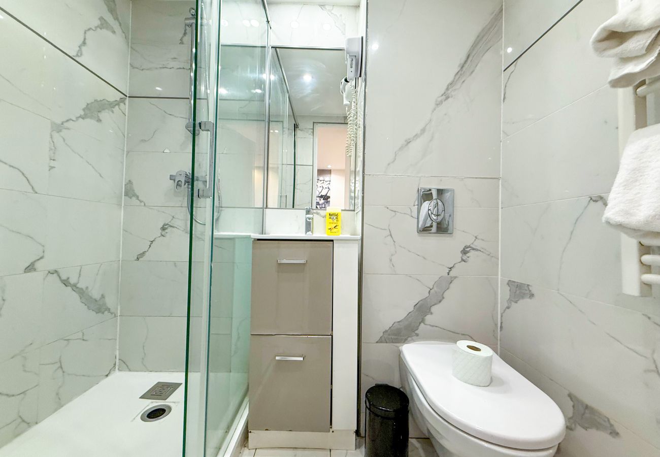 Apartamento em Paris - 41 A - Star Wars