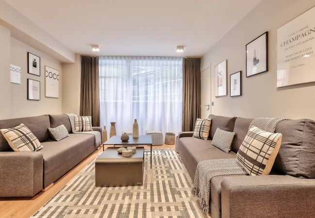 Apartamento em Paris - 123 A - Palestro 1DD