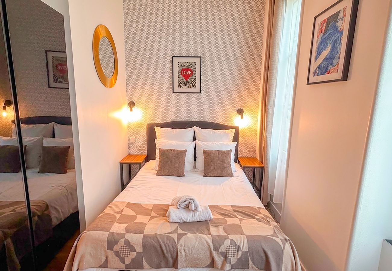 Apartamento em Paris - 156 - Yves Flat 210 Saint Denis