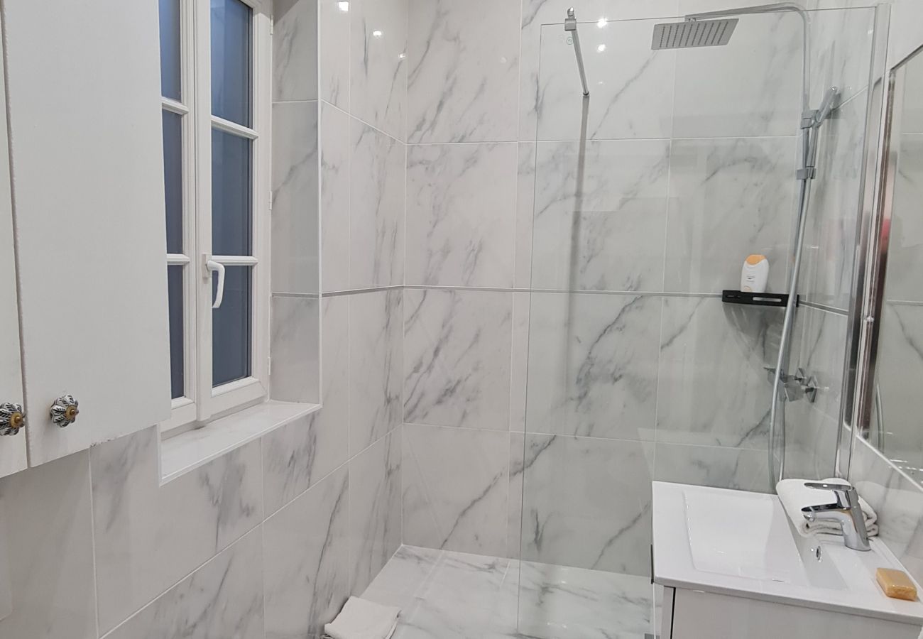 Apartamento em Paris - 157 B - Chanel 210 Saint Denis