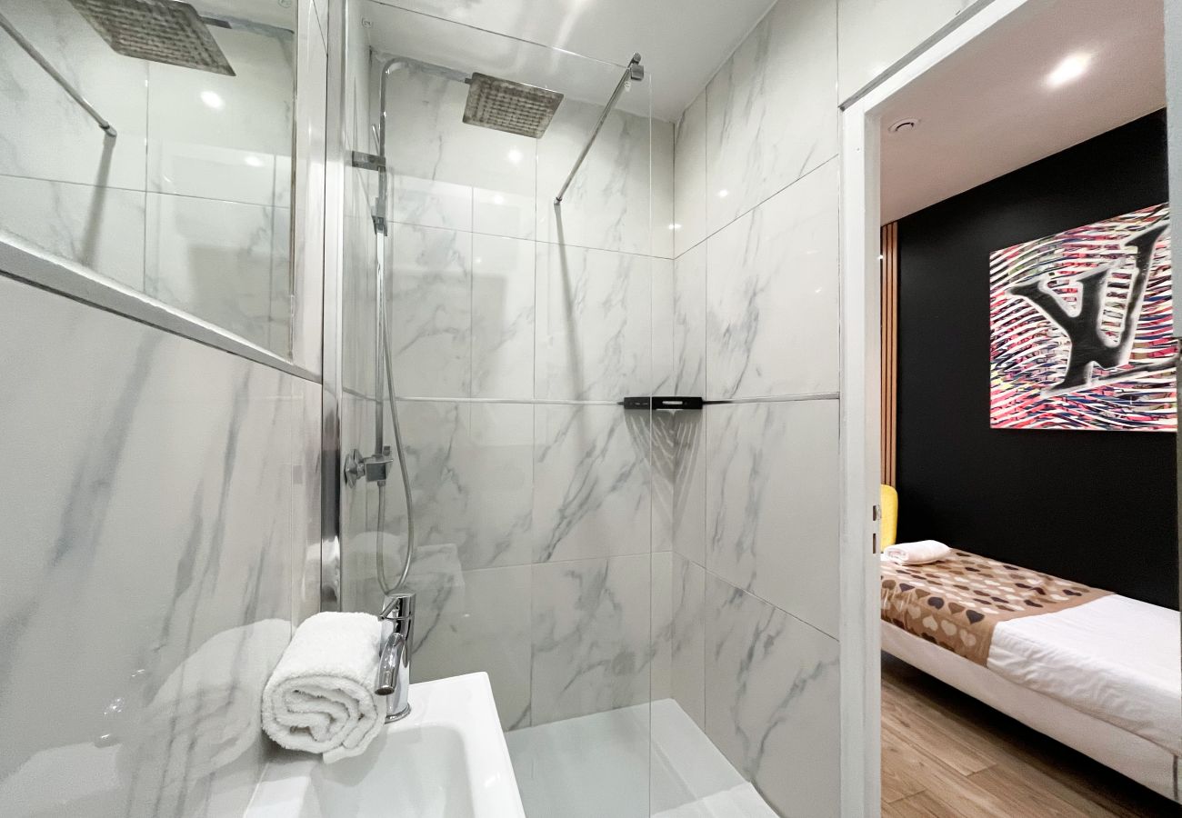 Apartamento em Paris - 158 B - Vuitton 210 Saint Denis