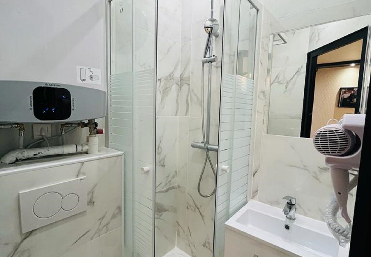 Apartamento em Paris - 160 - Atelier Fashion Ponceau