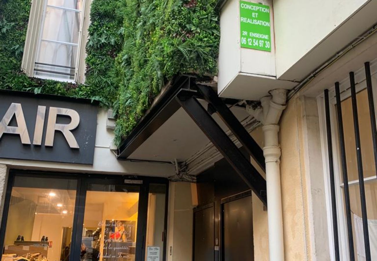 Apartamento em Paris - 156 B - Yves Flat 210 Saint Denis