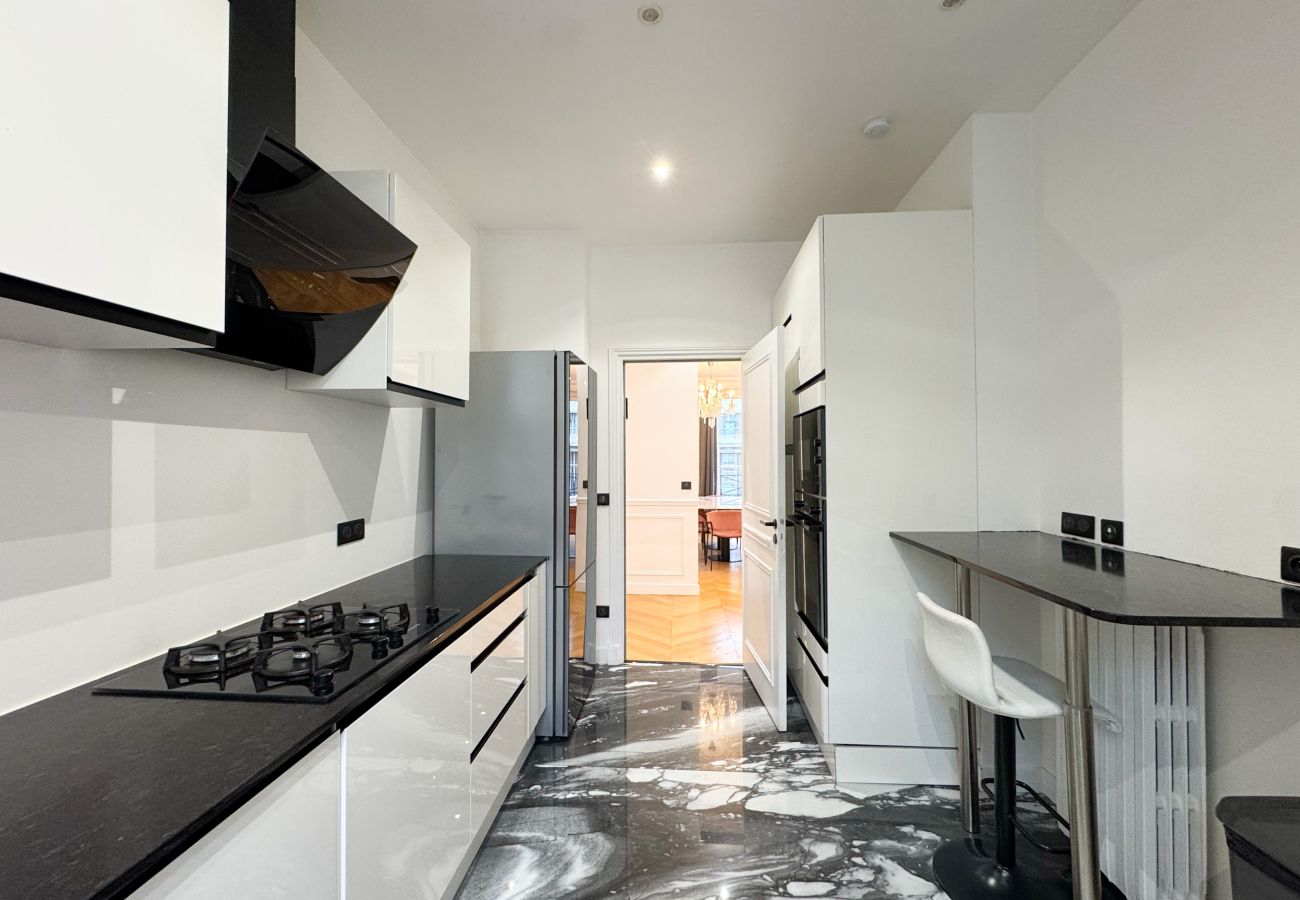 Apartamento em Paris - 222 - Philibert Delorme 6p/3c