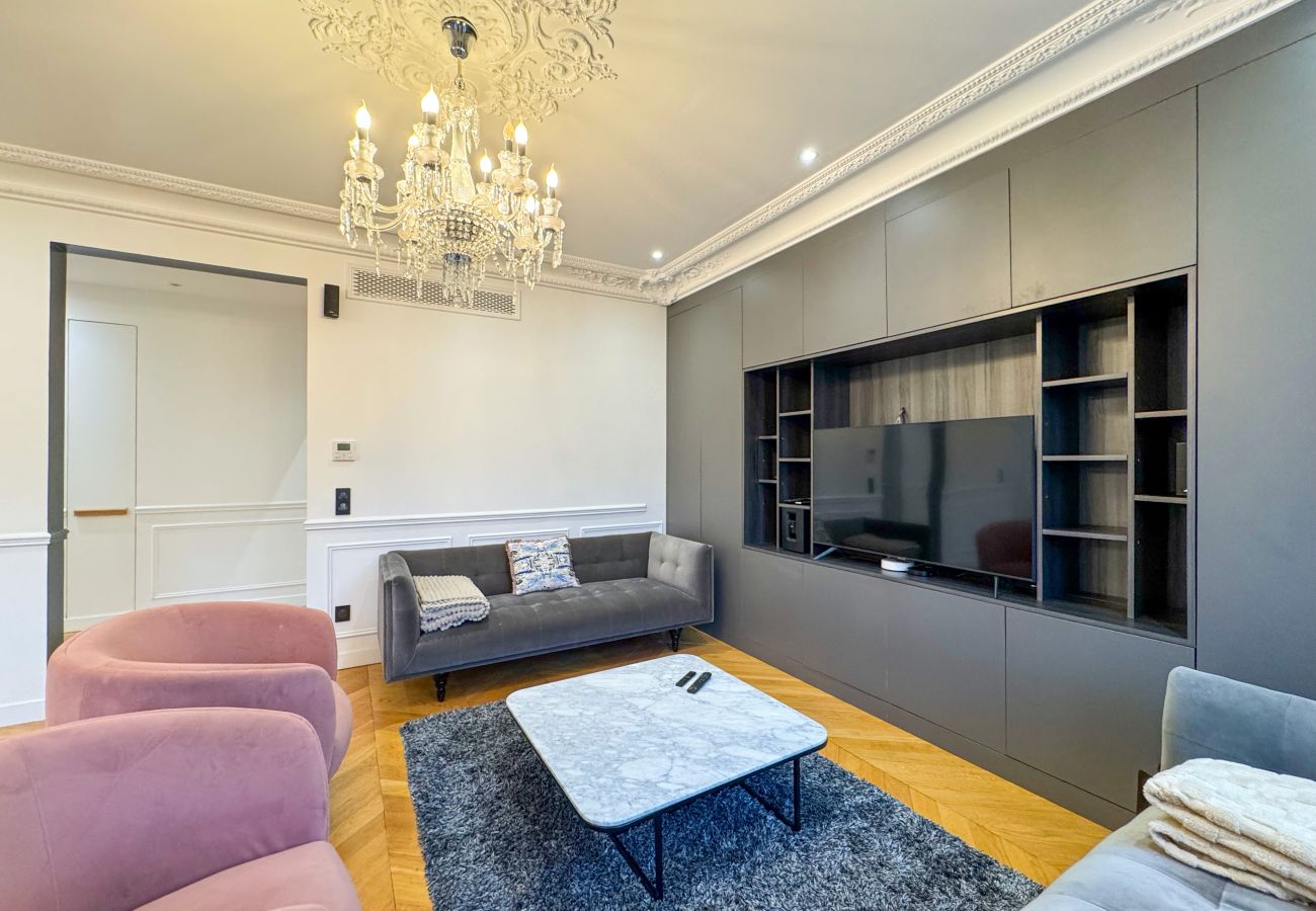 Apartamento em Paris - 222 - Philibert Delorme 6p/3c