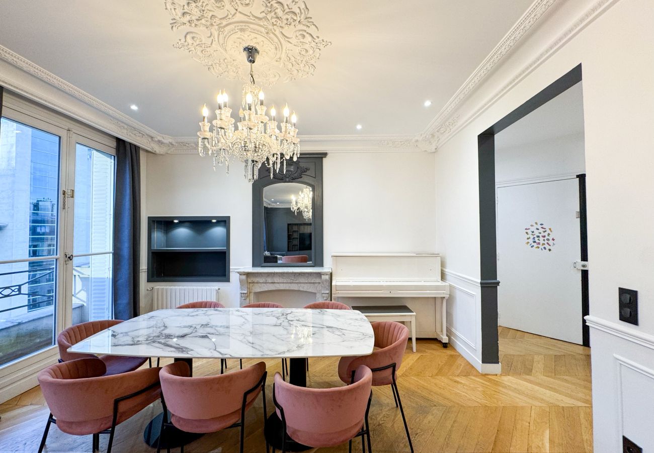 Apartamento em Paris - 222 - Philibert Delorme 6p/3c