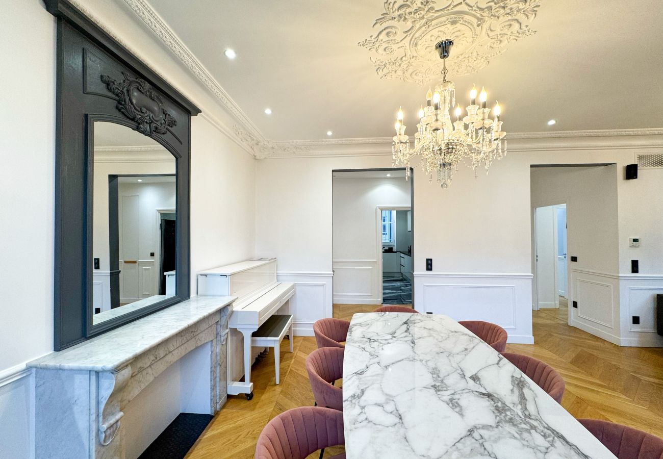 Apartamento em Paris - 222 - Philibert Delorme 6p/3c