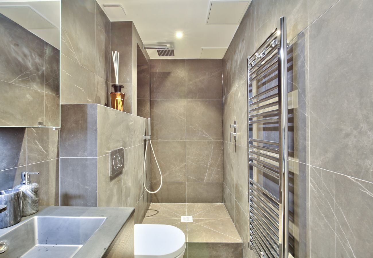 Apartment in Paris - 70 B - 9 Apolline