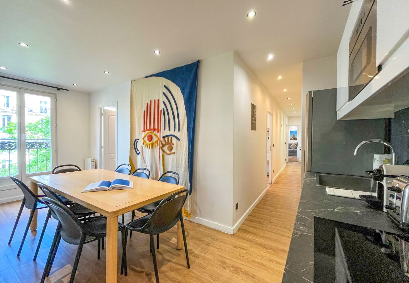 Apartment in Paris - 102 B- 21 Montmartre 4F