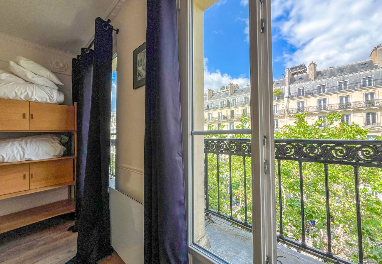 Apartment in Paris - 102 B- 21 Montmartre 4F