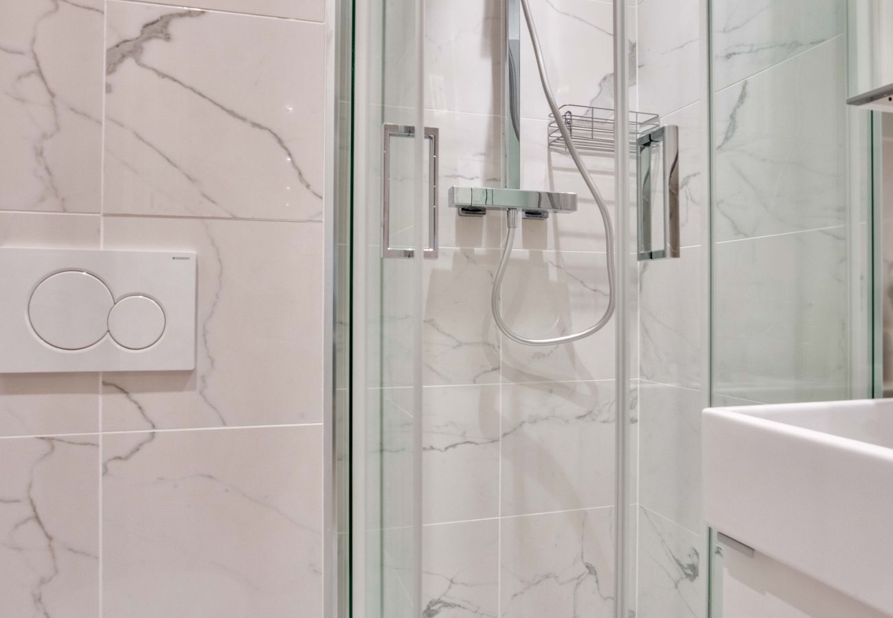 Apartment in Paris - 103 B- 21 Montmartre 4D