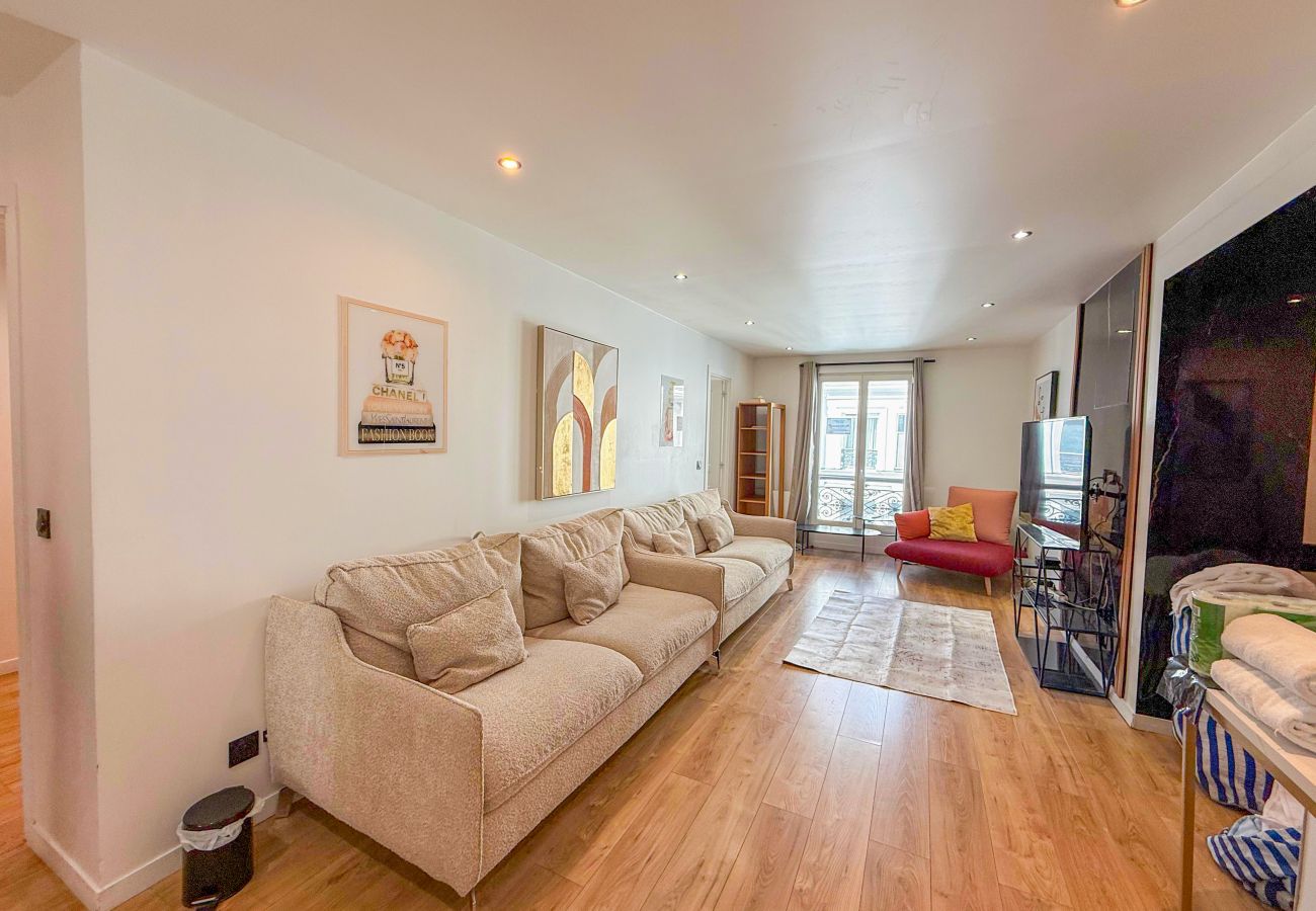 Apartment in Paris - 103 B- 21 Montmartre 4D