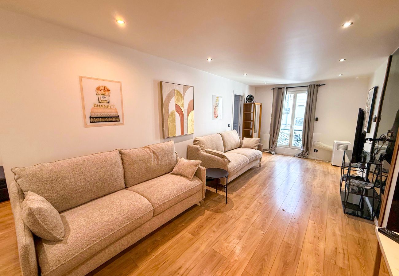 Apartment in Paris - 103 B- 21 Montmartre 4D