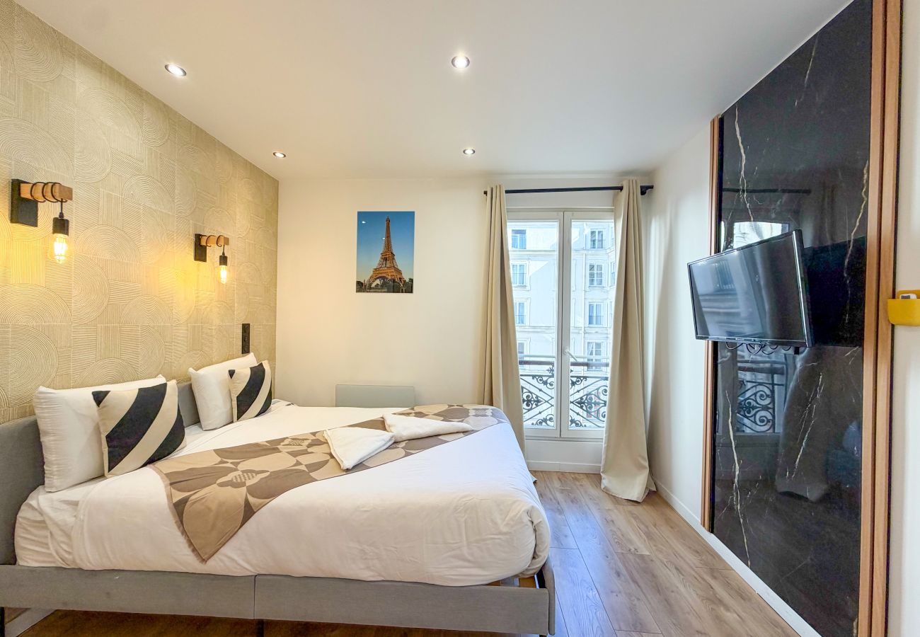 Apartment in Paris - 103 B- 21 Montmartre 4D