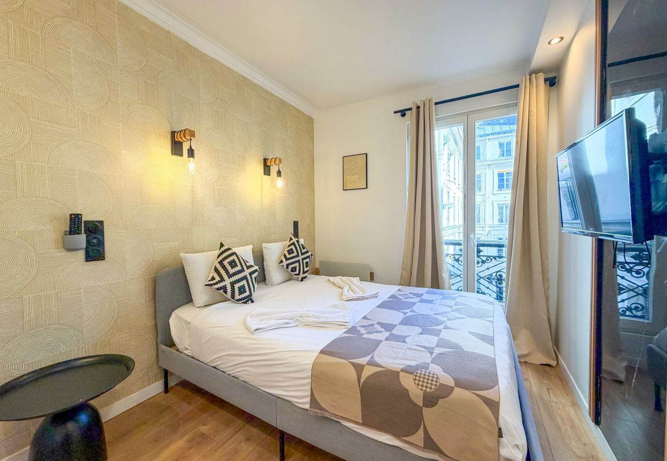 Apartment in Paris - 103 B- 21 Montmartre 4D