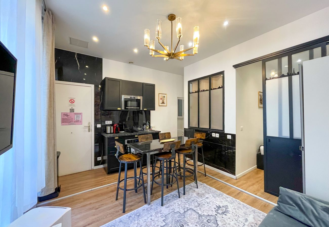 Apartment in Paris - 90 - Lagerfeld