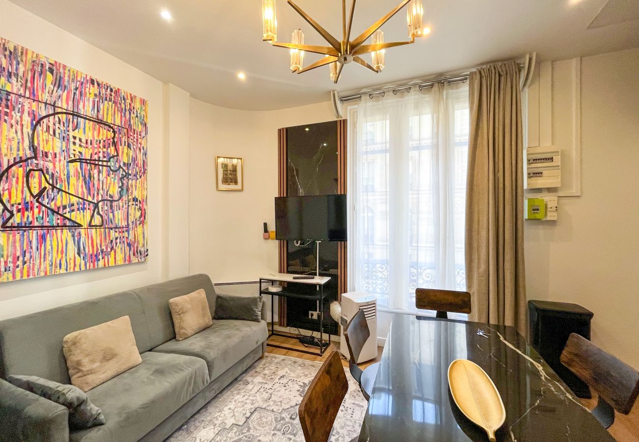 Apartment in Paris - 90 - Lagerfeld