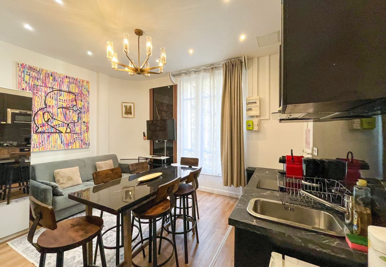 Apartment in Paris - 90 - Lagerfeld