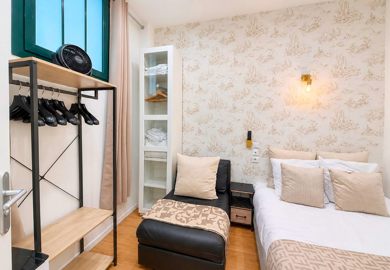 Apartment in Paris - 114 - Saint Denis Couture