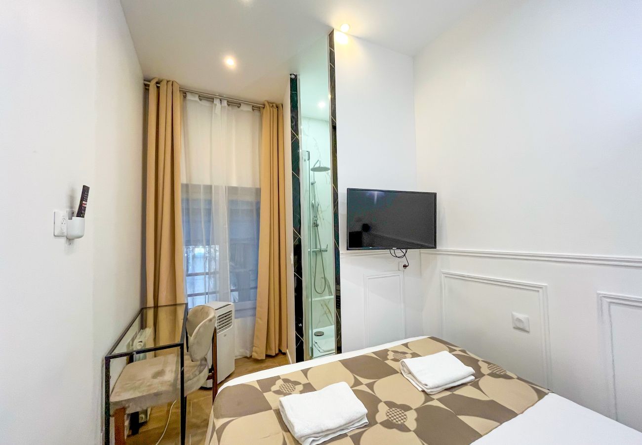 Apartment in Paris - 68 B - Rolling Stones