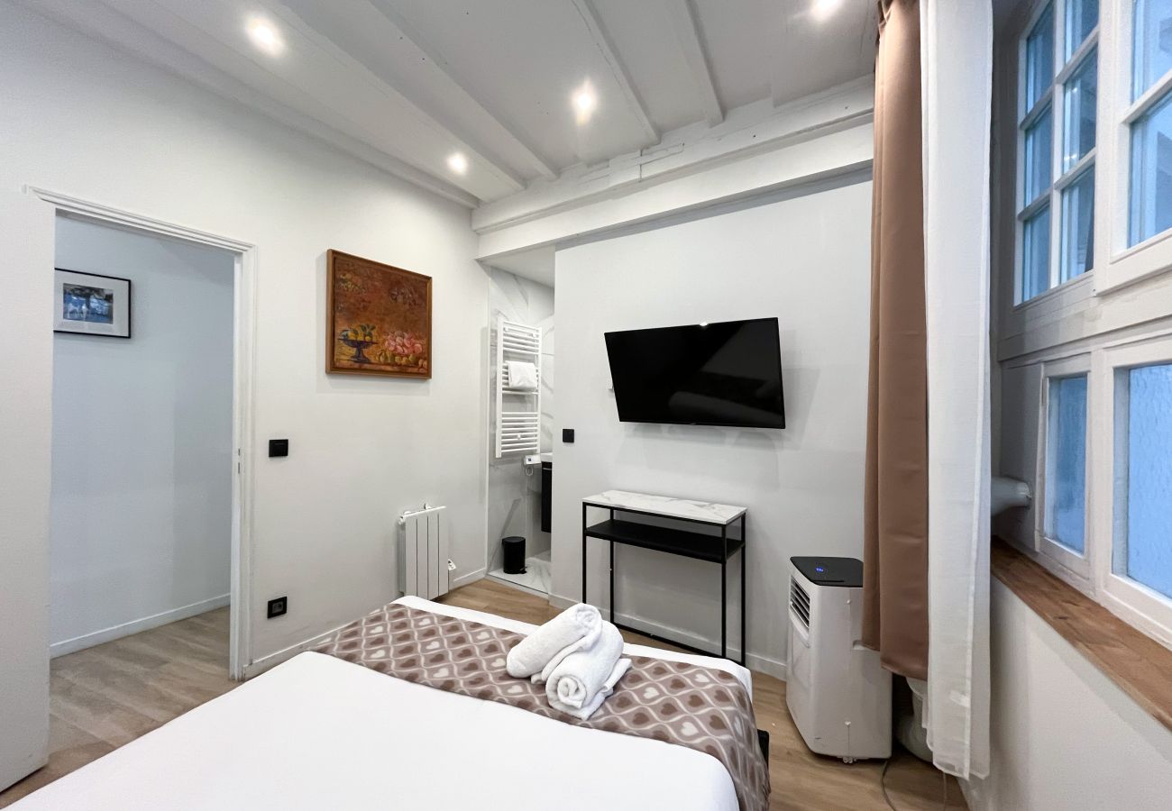 Apartment in Paris - 125 - Impasse Saint Denis