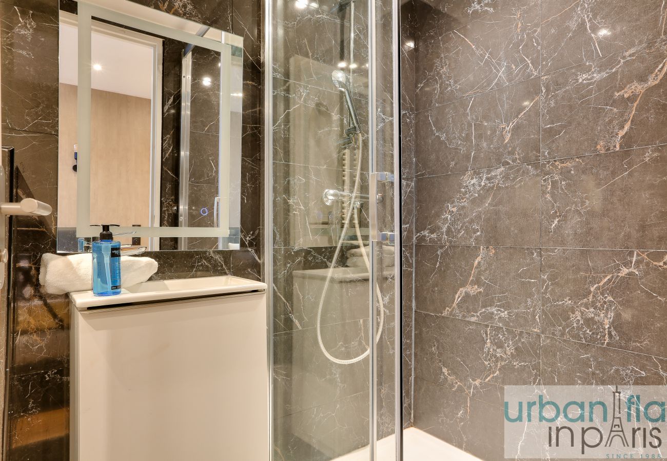Apartment in Paris - 128 A- Champs Elysees