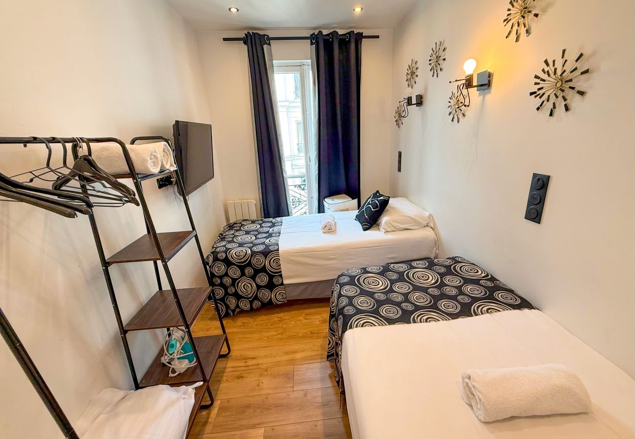 Apartment in Paris - 105 A- 112 Richelieu 4D