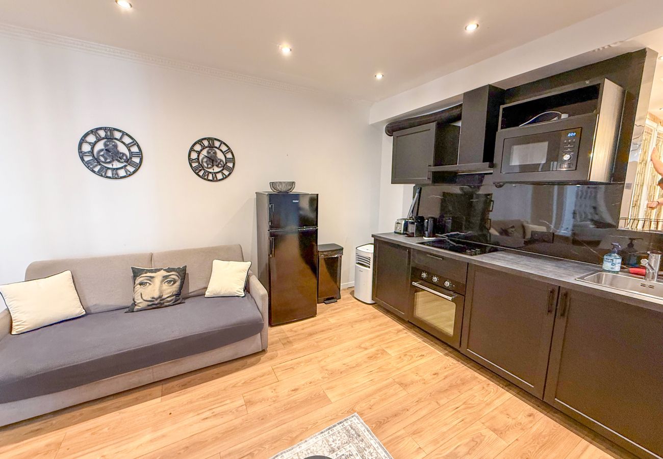 Apartment in Paris - 105 A- 112 Richelieu 4D