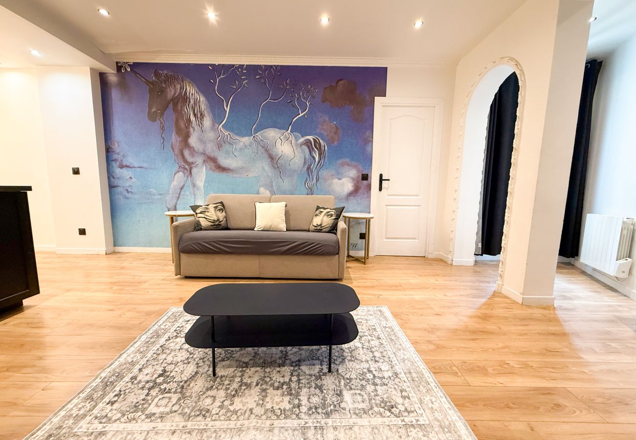 Apartment in Paris - 105 A- 112 Richelieu 4D