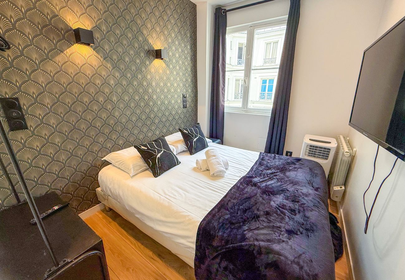 Apartment in Paris - 105 A- 112 Richelieu 4D