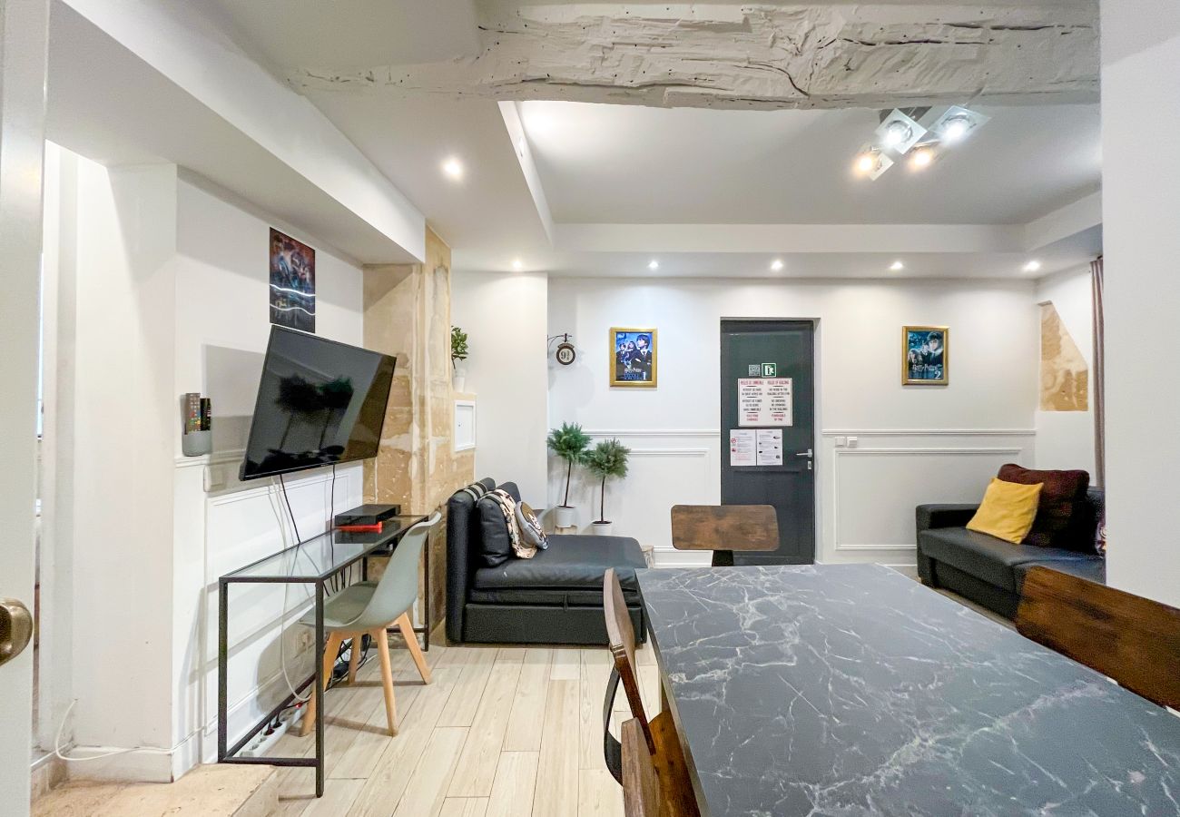 Apartment in Paris - 19 - Petit Carreau