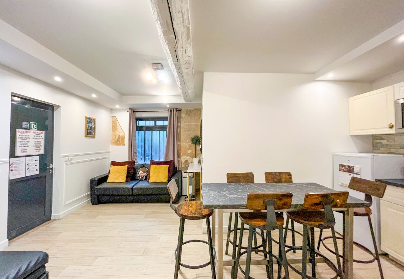 Apartment in Paris - 19 - Petit Carreau