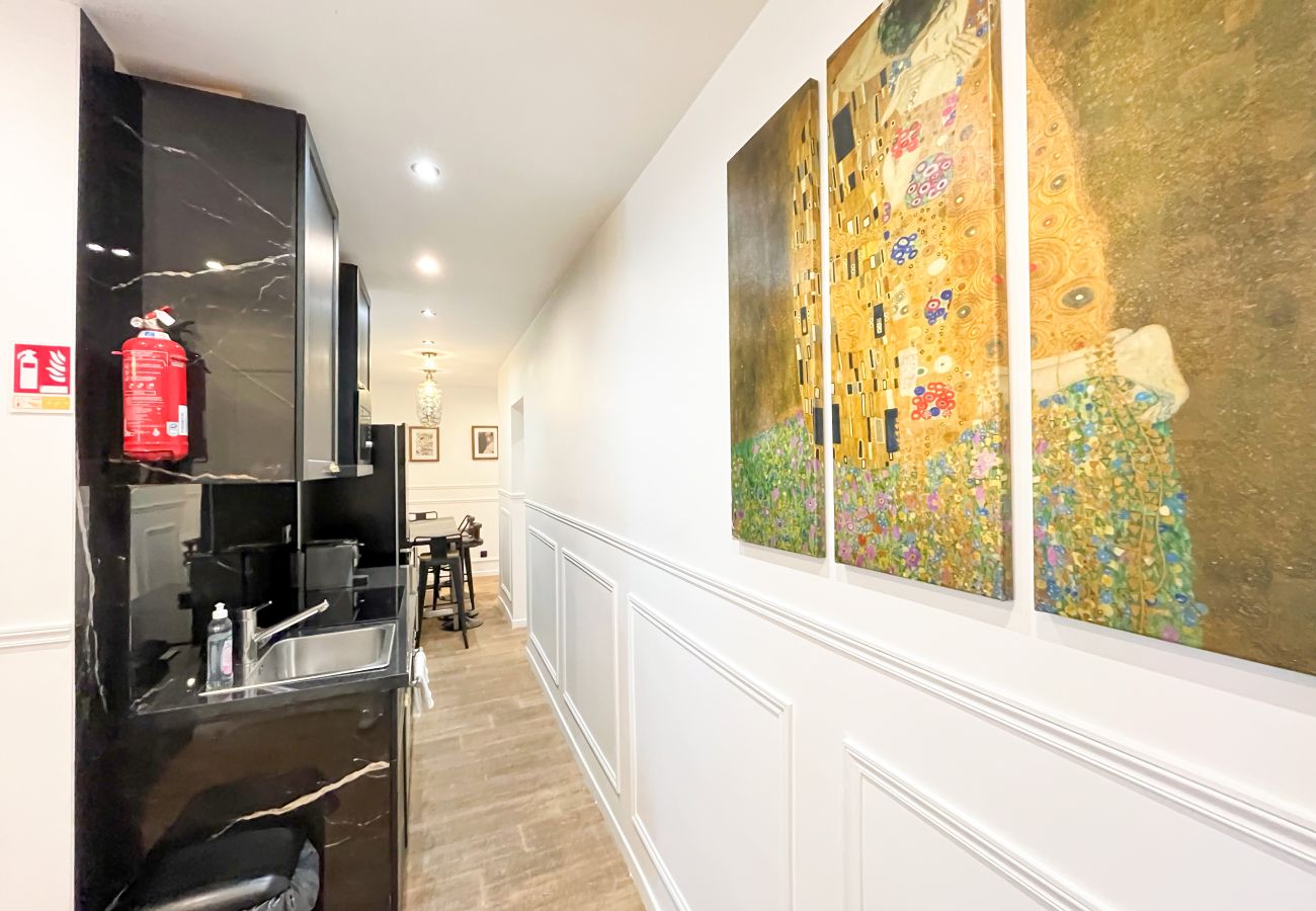 Apartment in Paris - 106 A- 112 Richelieu 3G