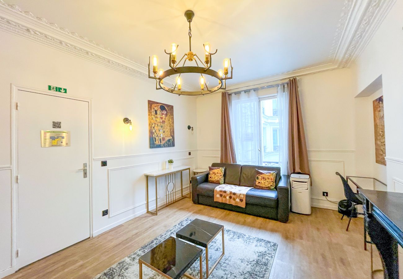 Apartment in Paris - 106 A- 112 Richelieu 3G