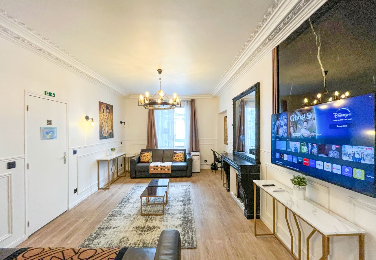 Apartment in Paris - 106 A- 112 Richelieu 3G