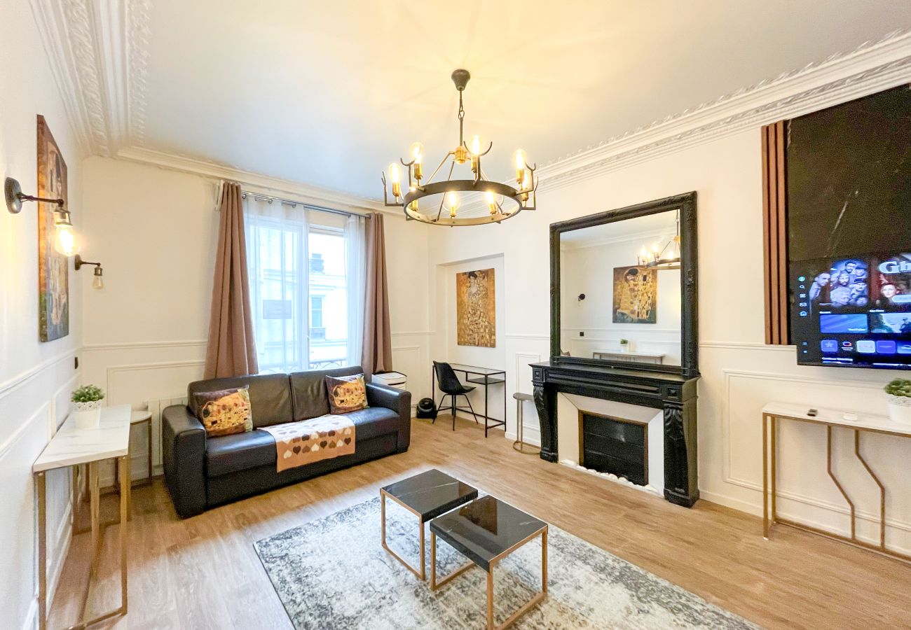 Apartment in Paris - 106 A- 112 Richelieu 3G