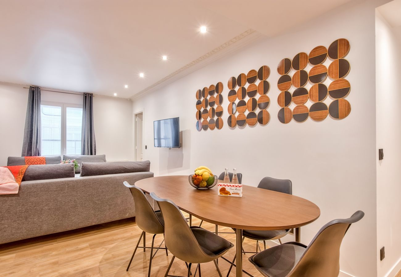 Apartment in Paris - 104 A- 112 Richelieu 4G