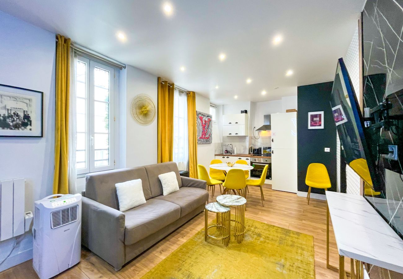 Apartment in Paris - 158 B - Vuitton 210 Saint Denis