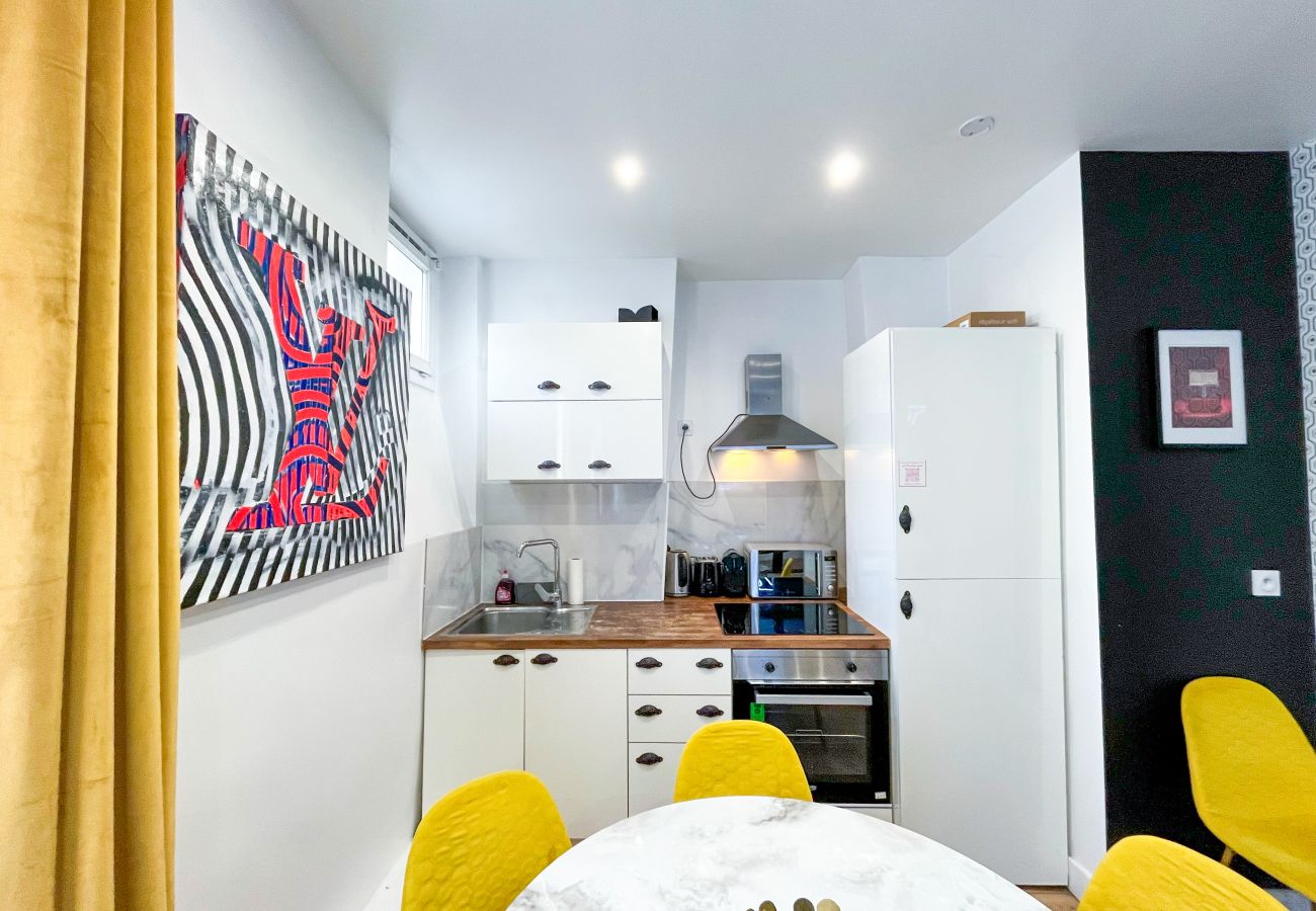 Apartment in Paris - 158 B - Vuitton 210 Saint Denis