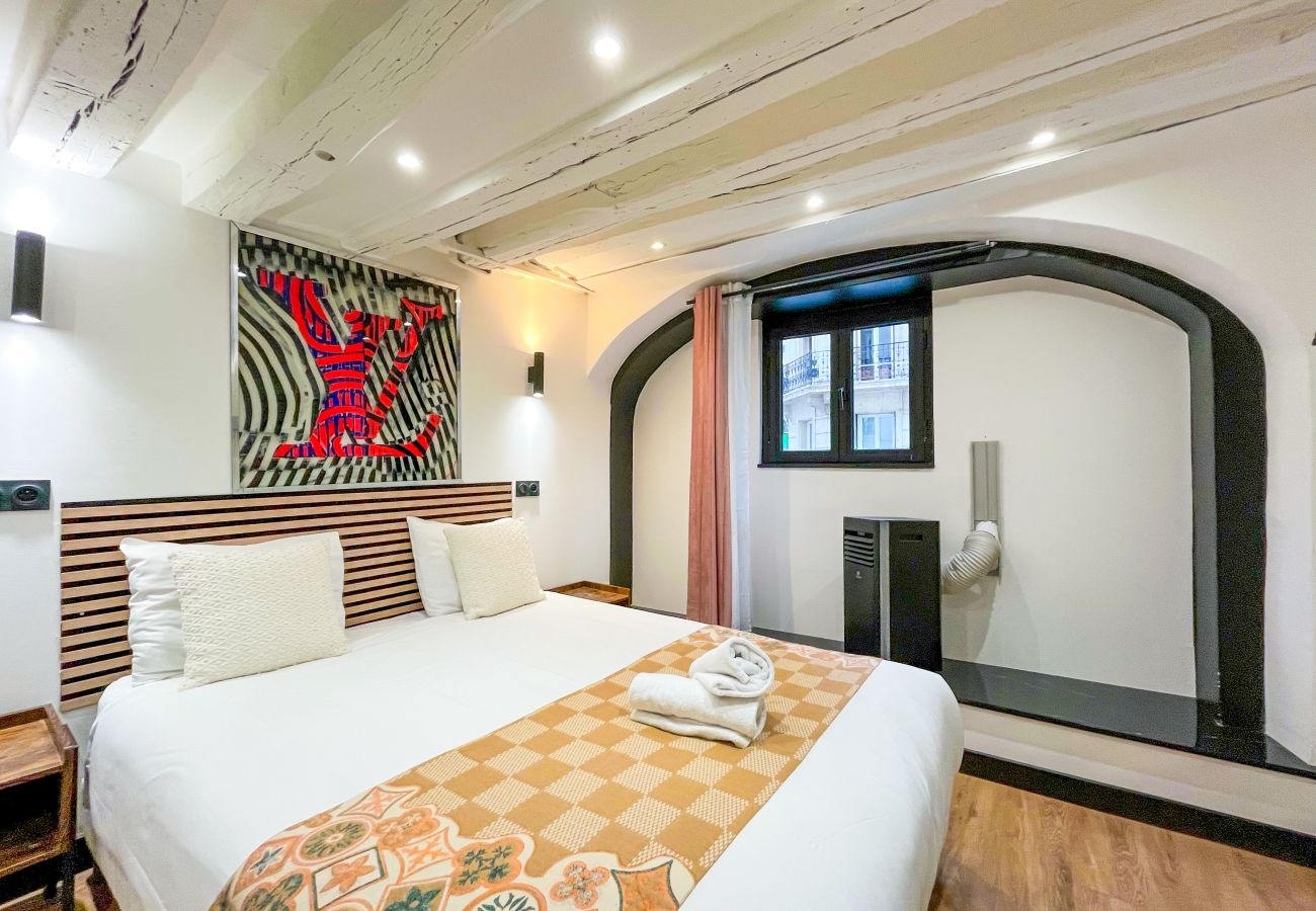 Apartment in Paris - 174 - 218 Saint Denis petit